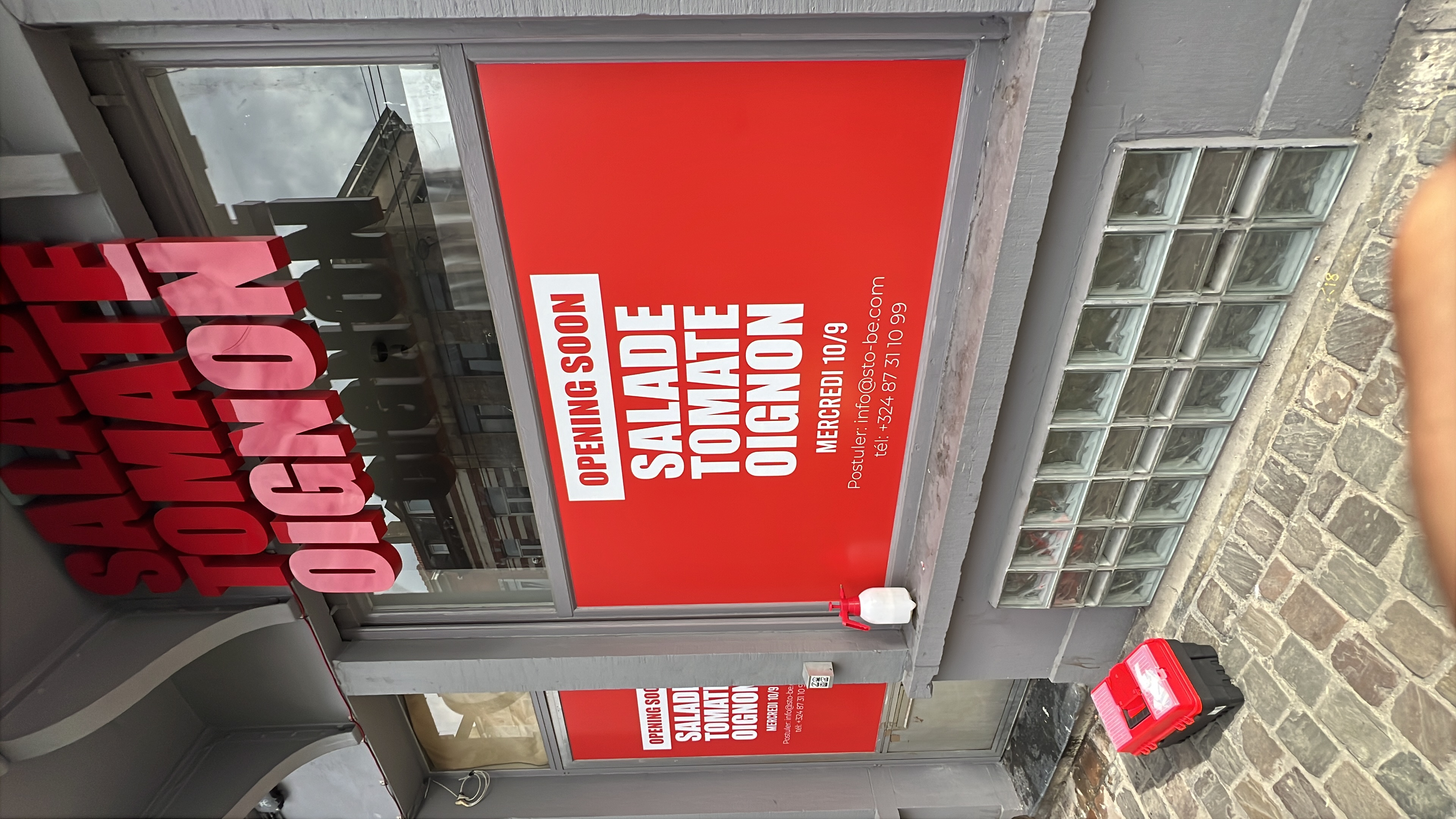 Projet Salade Tomate Oignon - Enseigne relief et covering total façade